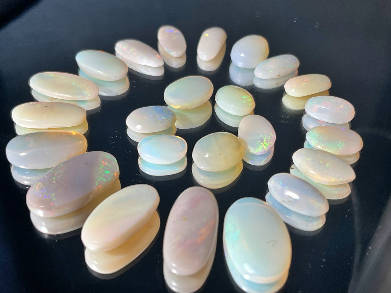 Multicolour Australian Coober Pedy Opal 24 Pc 36.65 Carat